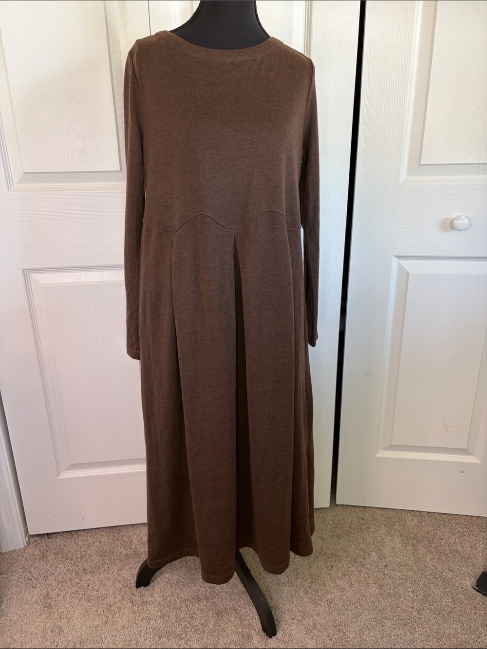 Lintico Calista Brown Long Sleeve Wool Blend Modest Midi Dress Medium NWT